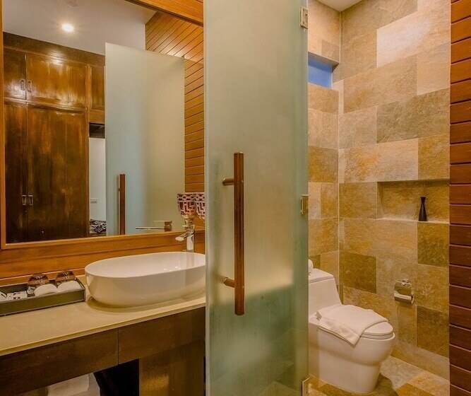 اتاق لوکس, The Privilege Hotel Ezra Beach Club