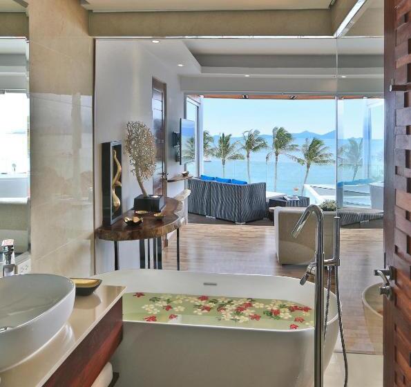 سوئیت پنت هاوس, The Privilege Hotel Ezra Beach Club