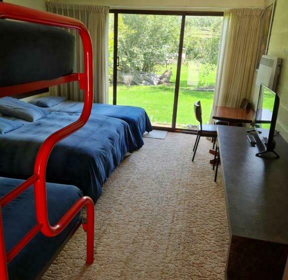 Семейный Номер, Toora Lodge Motel