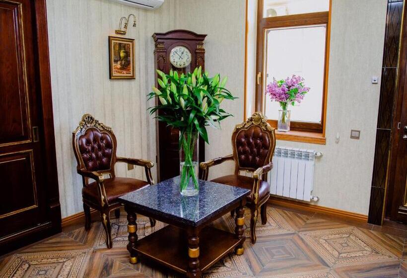Номер Deluxe с Балконом, Royal Antique Boutique