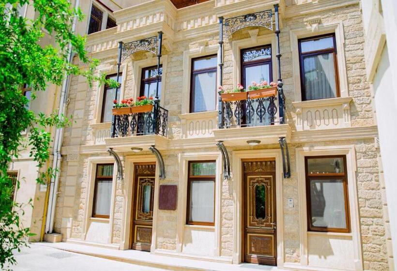 Семейный Номер, Royal Antique Boutique