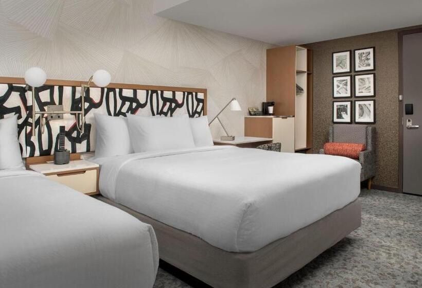 مجموعه ویستا شهر, Springhill Suites By Marriott New York Queens
