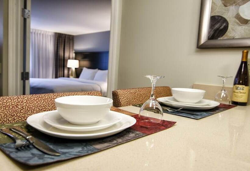 Люкс 2 Спальни, Staybridge Suites Marquette, An Ihg