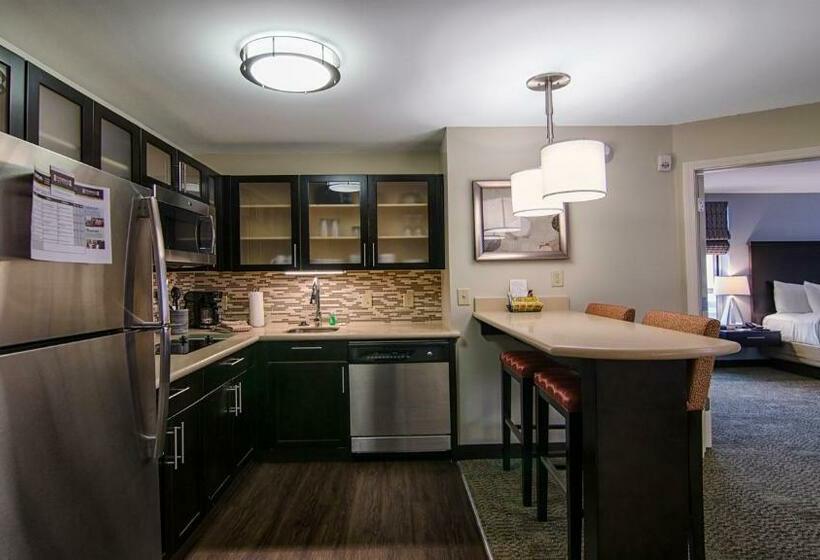 Люкс, Staybridge Suites Marquette, An Ihg