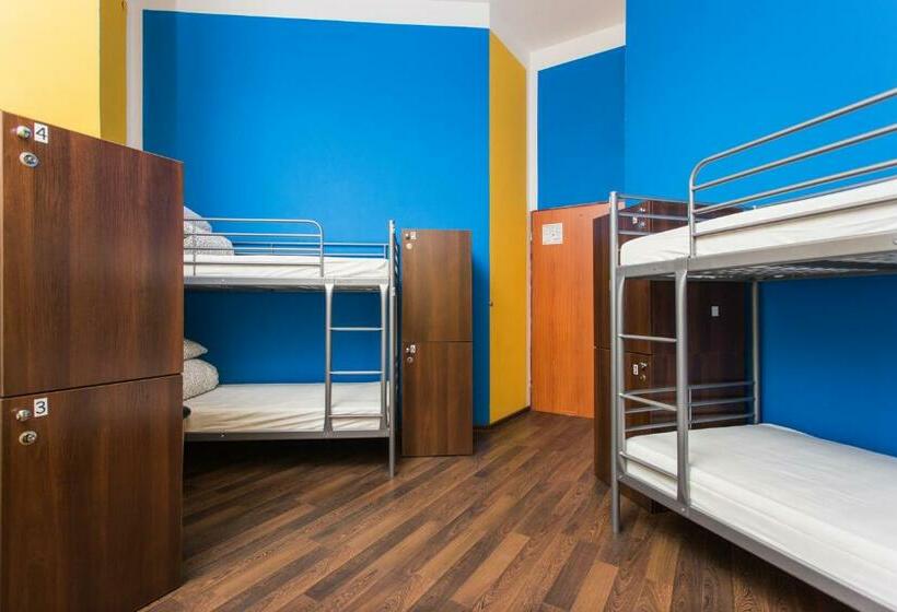 Кровать в Общей Комнате, One World Hostel Kraków