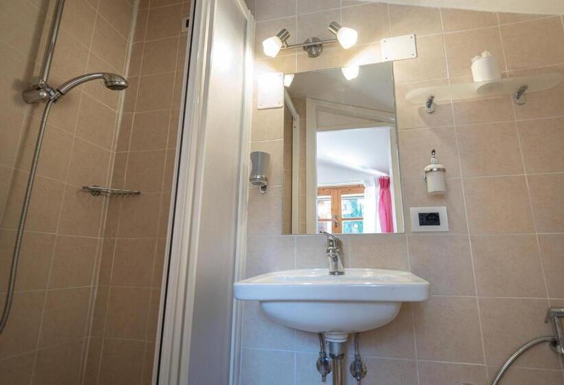 اتاق لوکس, B&b Il Chiostro Assisi
