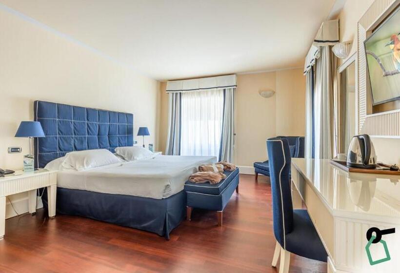 اتاق لوکس با چشم‌انداز دریا, Hotiday Room Collection   Livorno Mascagni