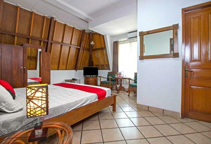 Номер Стандарт, Reddoorz Plus Near Parahyangan University