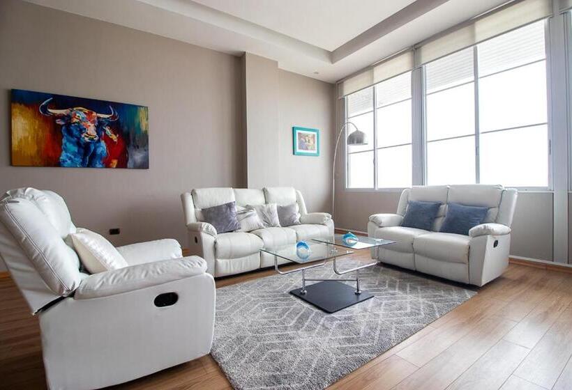 Апартаменты 3 Спальни, 200 M2   Puerto Santa Ana   3 Habitaciones