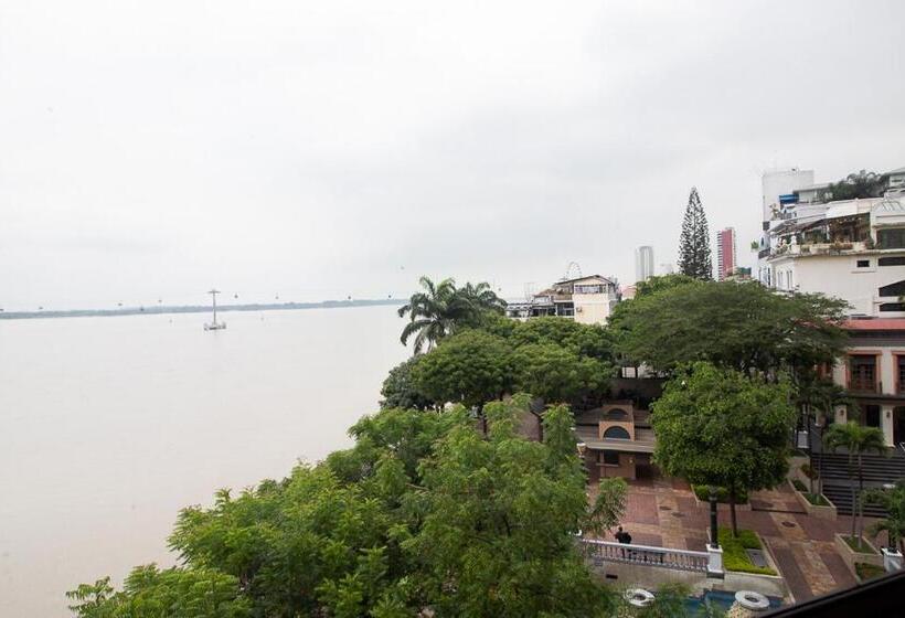Апартаменты 3 Спальни, 200 M2   Puerto Santa Ana   3 Habitaciones