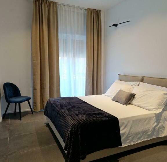 חדר סטנדרט לארבעה נוף לים, Sicily Milazzo Seafront Rooms