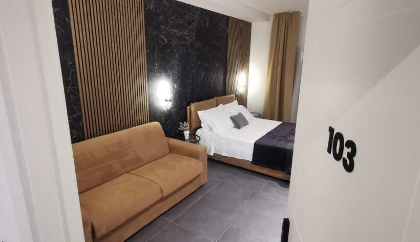 חדר סופריור לארבעה, Sicily Milazzo Seafront Rooms