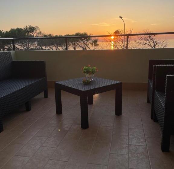 חדר סופריור לארבעה, Sicily Milazzo Seafront Rooms