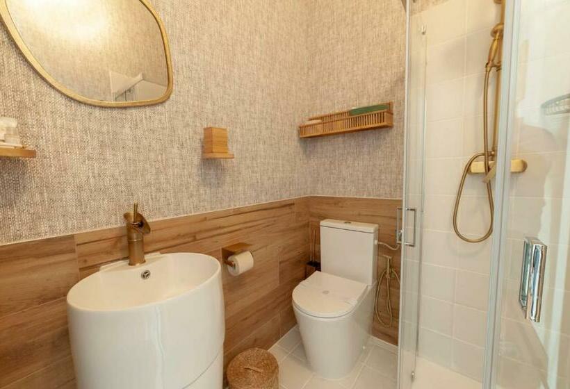 اتاق استاندارد سه نفره, La Casita