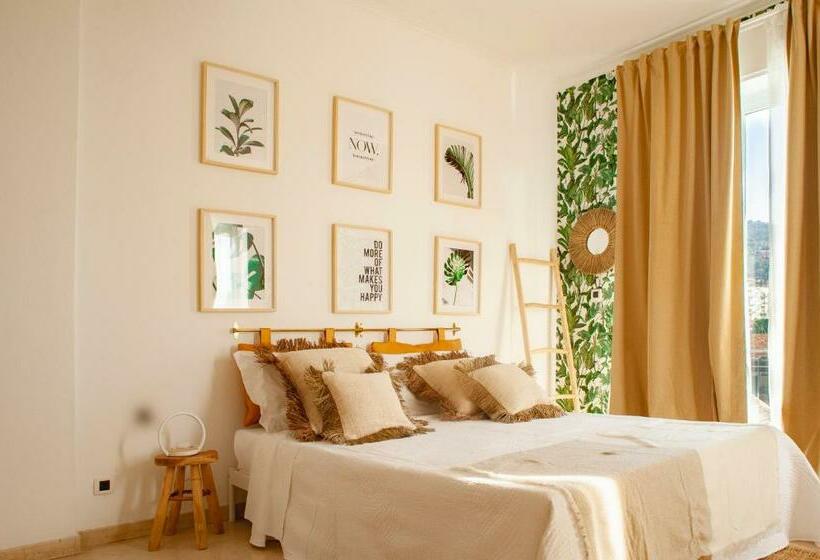 اتاق استاندارد سه نفره, La Casita