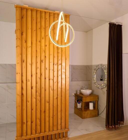 اتاق استاندارد, Royal Max Hotel & Spa