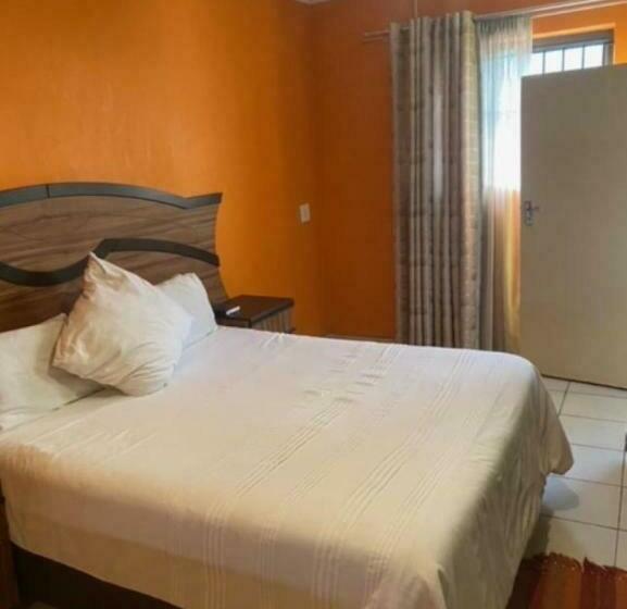 Quarto Estandar, The Dawn Emmaric Lodge