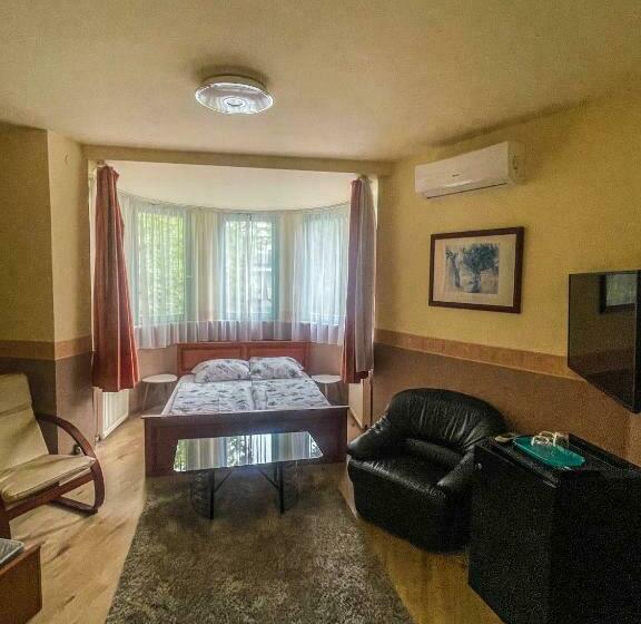Quarto Triplo Comfort, Mátyás Vendégház Siófok