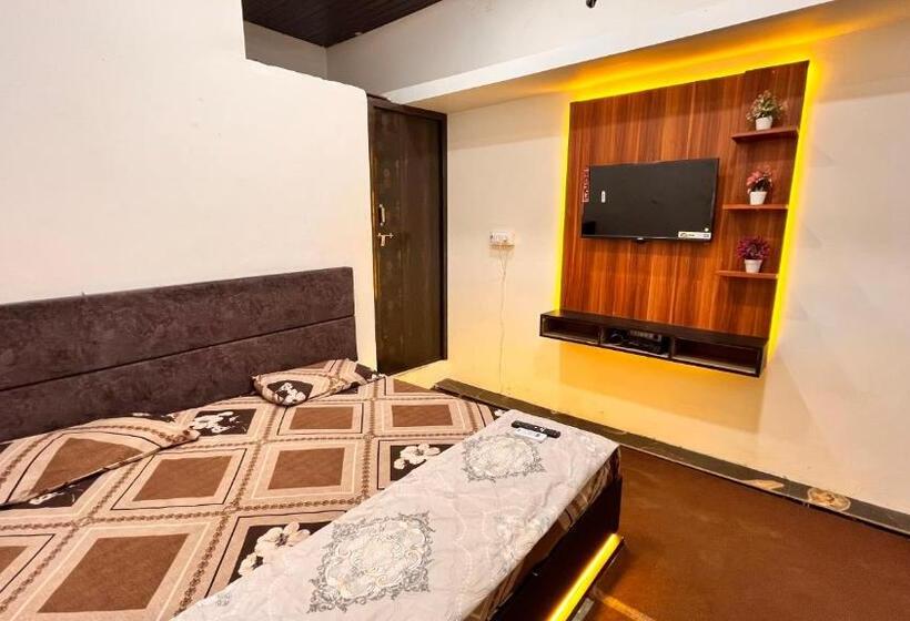 اتاق لوکس, Pallav Guest House