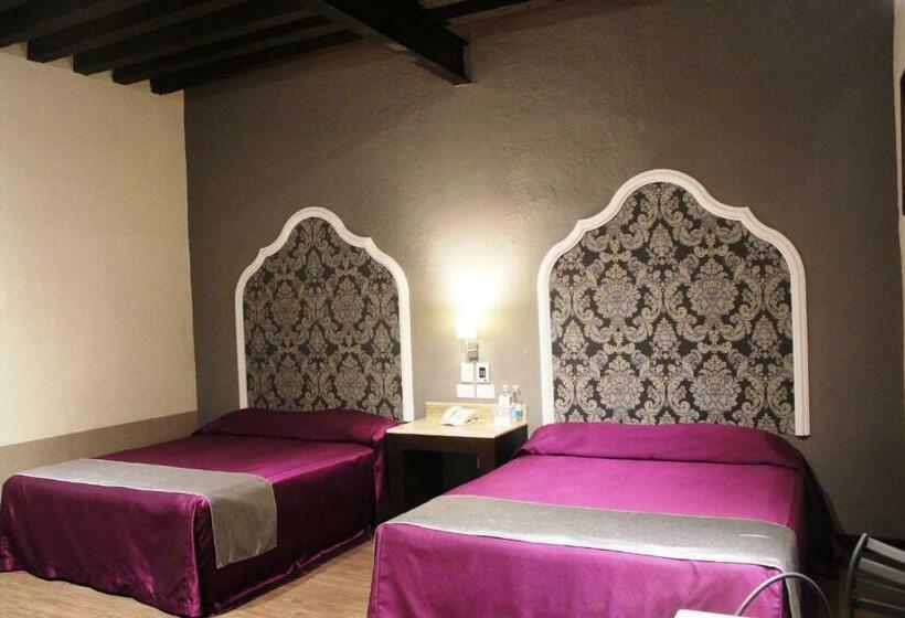 اتاق استاندارد چهار تخته, Gala