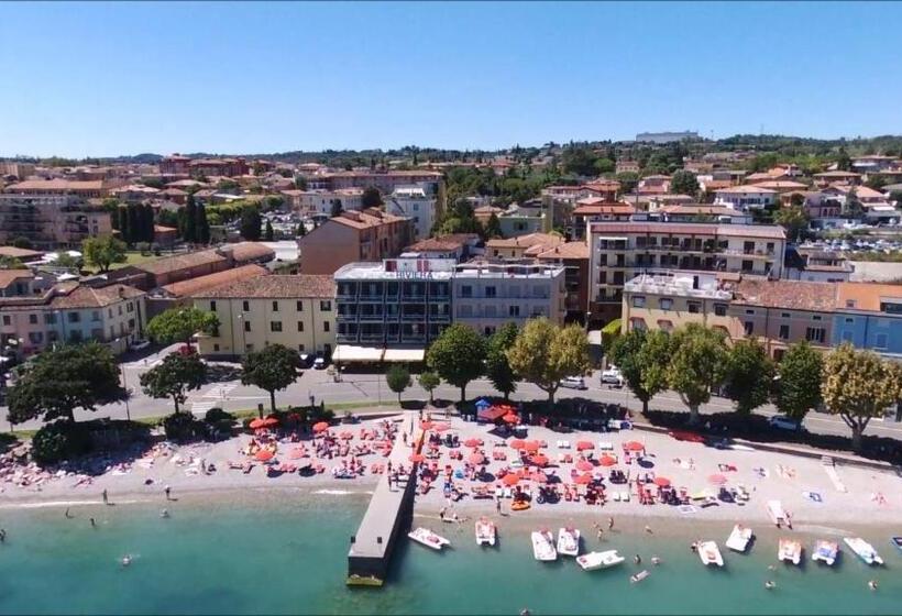 اتاق استاندارد با چشم‌انداز دریاچه, Riviera