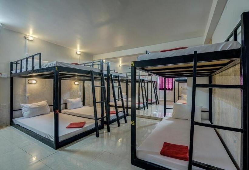 ルームシェアのワンベッド, Siem Reap Pub Hostel