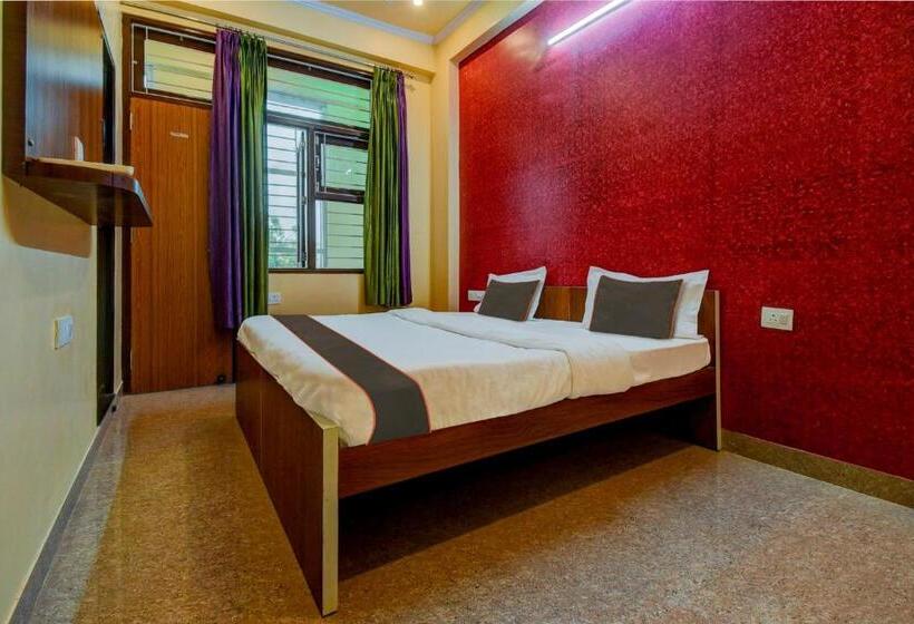 اتاق کلاسیک سه تخته, Oyo Flagship Hotel Mohi Palace