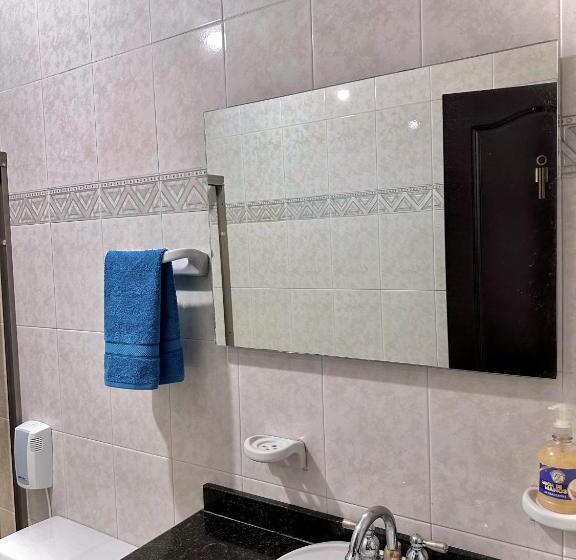 اتاق استاندارد با چشم‌انداز استخر, The View Hostel & Lounge