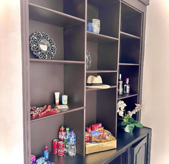 اتاق استاندارد با سرویس بهداشتی مشترک, The View Hostel & Lounge