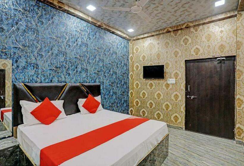 Трехместный Номер Классика, Oyo Flagship Hotel New Jagrani Palace