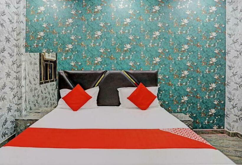 Трехместный Номер Классика, Oyo Flagship Hotel New Jagrani Palace