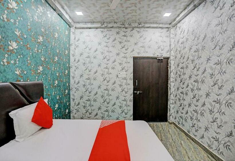 Трехместный Номер Классика, Oyo Flagship Hotel New Jagrani Palace