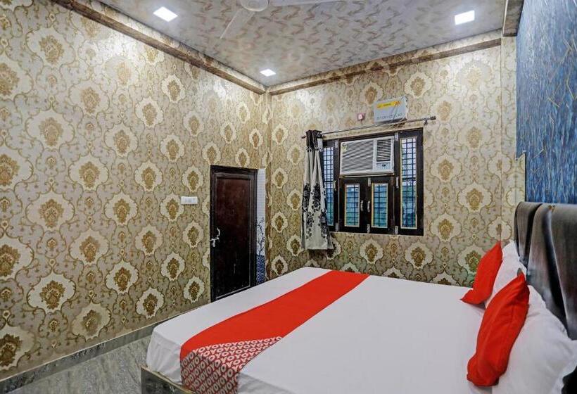 Трехместный Номер Классика, Oyo Flagship Hotel New Jagrani Palace