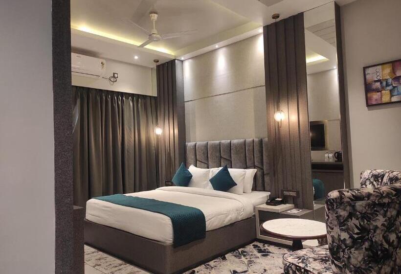 Номер Deluxe, The Dibrugarh Resort