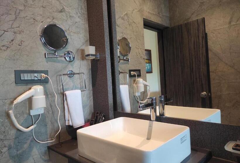 Номер Deluxe, The Dibrugarh Resort