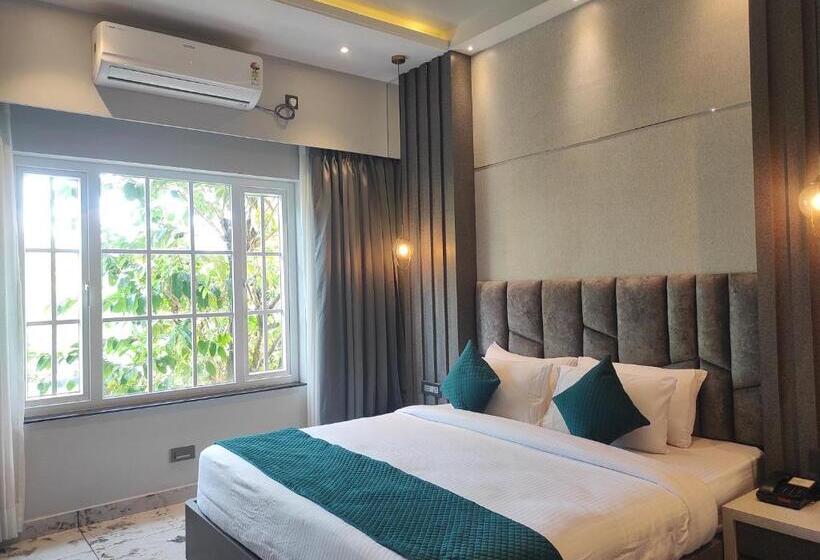Номер Deluxe, The Dibrugarh Resort