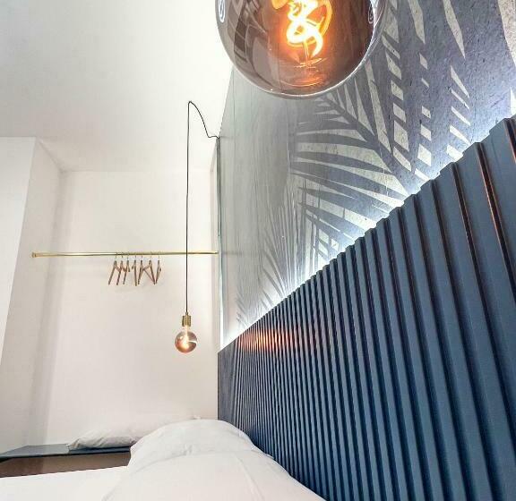 اتاق لوکس با چشم‌انداز دریا, The Apartment Agrigento
