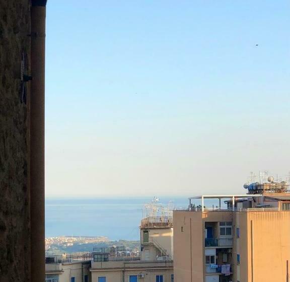 اتاق لوکس با چشم‌انداز دریا, The Apartment Agrigento