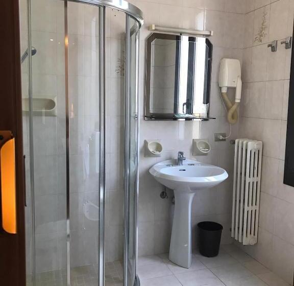 اتاق استاندارد چهار تخته, Al Sole Terme
