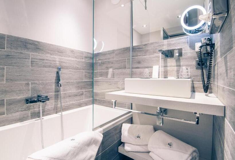 Семейный Номер, Hôtel Le White   Le 42 Restaurant