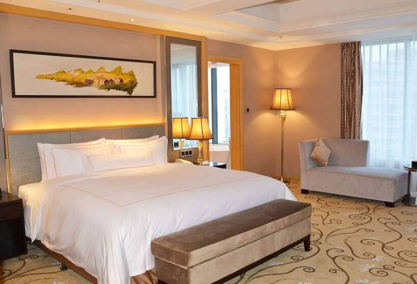 Номер Deluxe, Wyndham Grand Plaza Royale Mingfa Zhangzhou