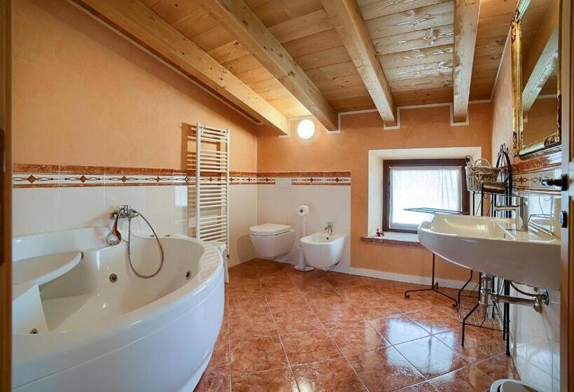 اتاق استاندارد, La Fonte Degli Dei