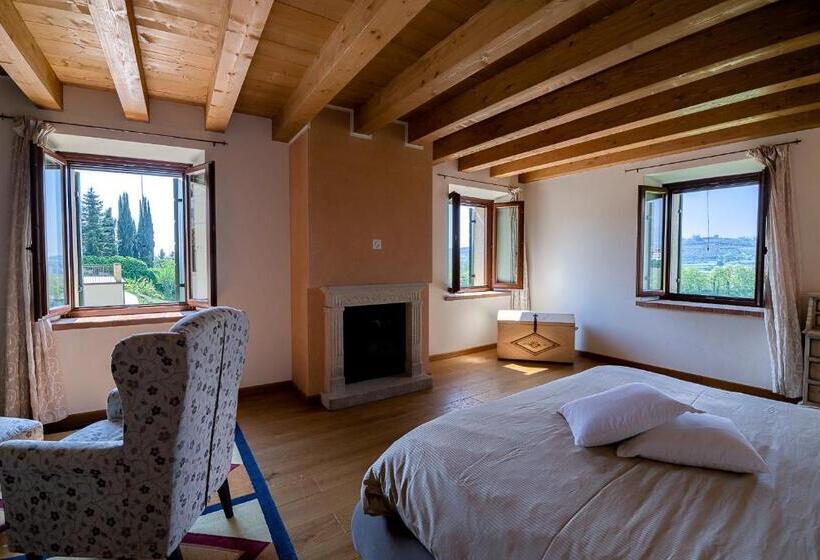 اتاق استاندارد, La Fonte Degli Dei