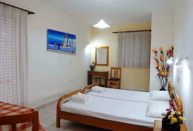 Escritório Estándar, Nikos 2 Studios & Apartments