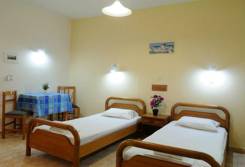 Escritório Estándar, Nikos 2 Studios & Apartments