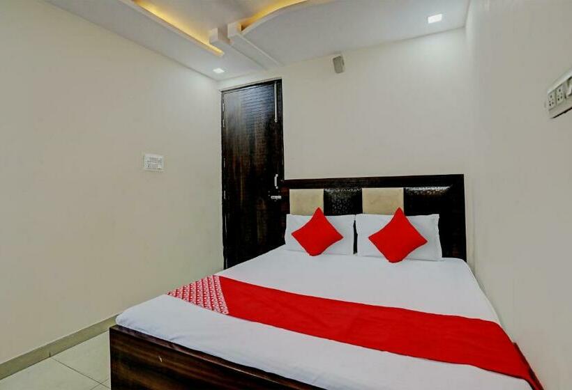 Трехместный Номер Классика, Oyo Flagship 81525b Hotel Avenue