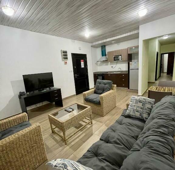 استودیوی استاندارد, South La Apartments