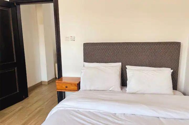 استودیوی استاندارد, South La Apartments
