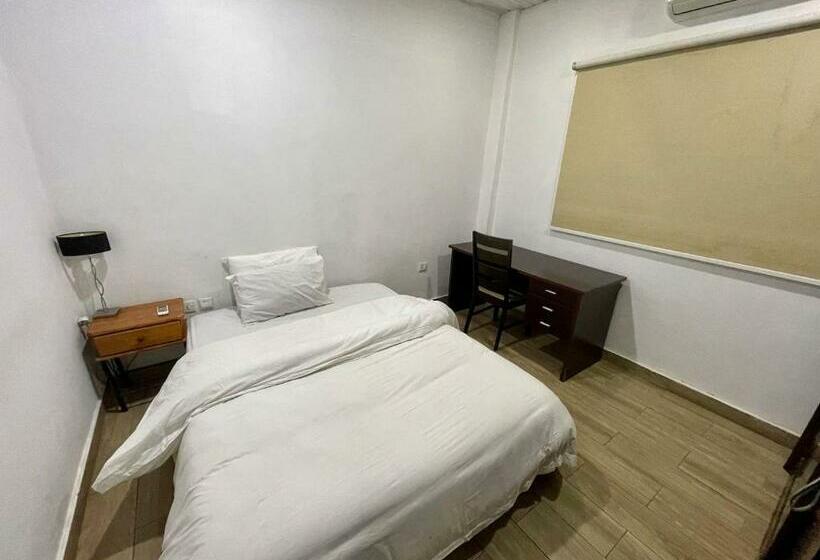 استودیوی سوپریور, South La Apartments