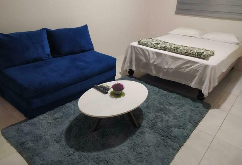اتاق استاندارد, Habitación Ejecutiva Manta 2000